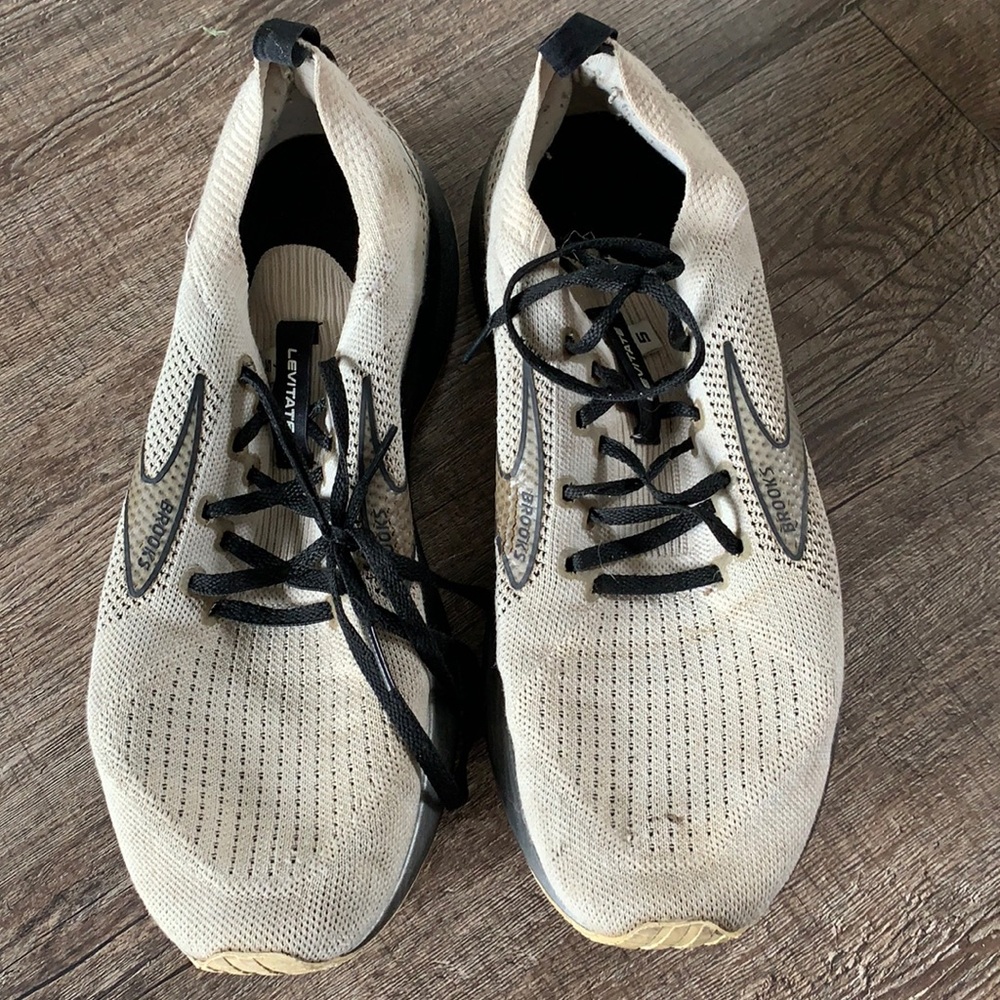 Brooks Levitate size 10.5 running shoes